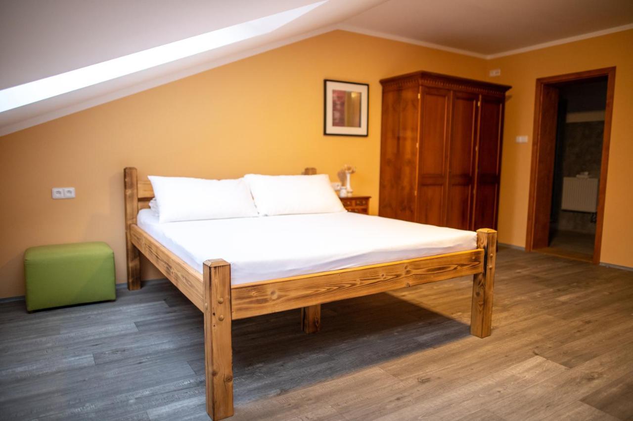 Pension Vyhlidka Klášterec nad Ohří Esterno foto